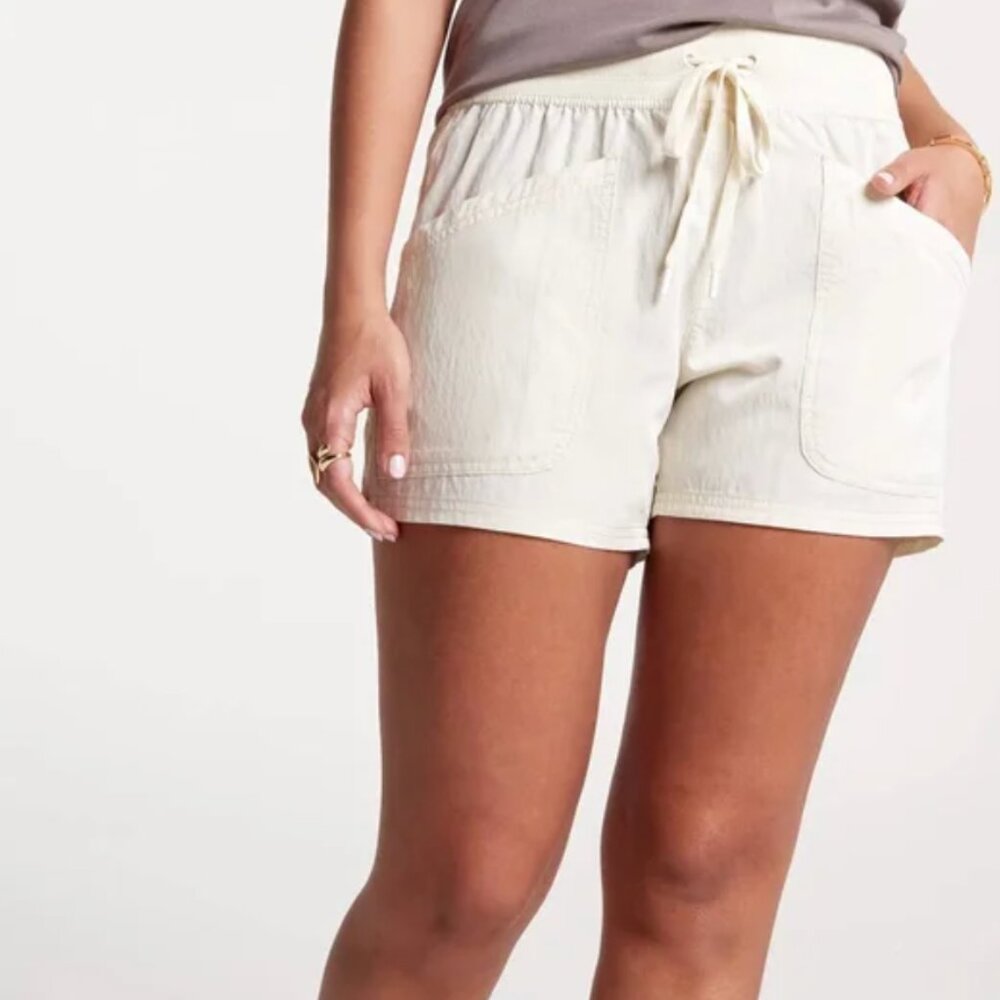 CALIA Women's Crinkle Patch Pocket 4” Shorts: CREAM: SIZE M